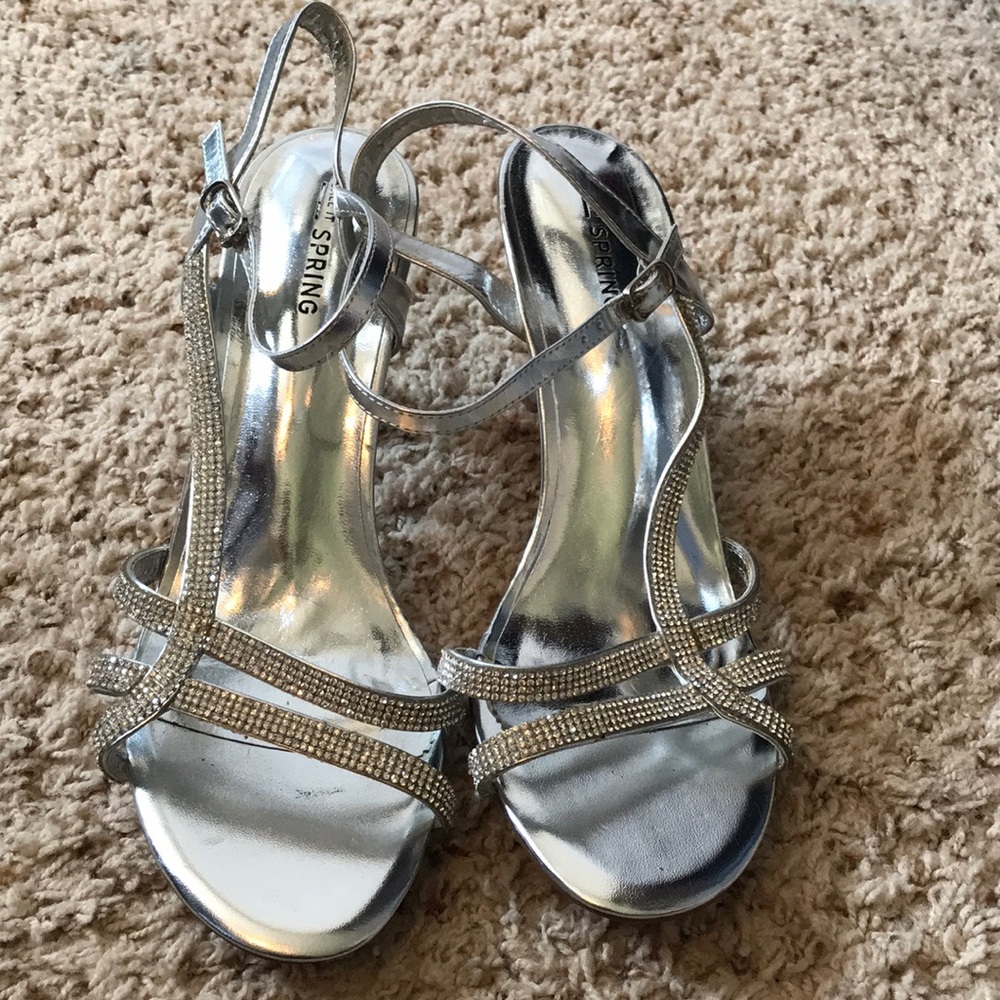 Women’s Size 9 Silver Dressy Heels